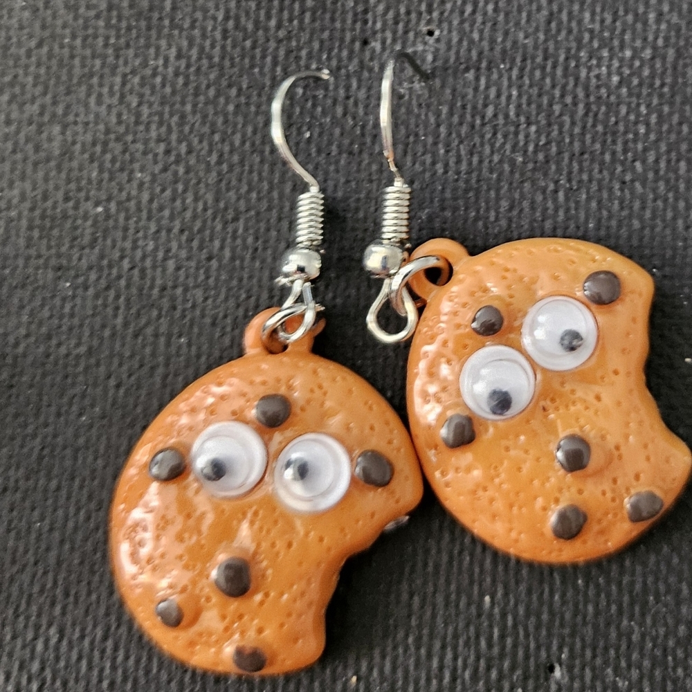 Googley  Eyeyed   Chocolate  Chip  Cookie    Earings  New Without Tags
